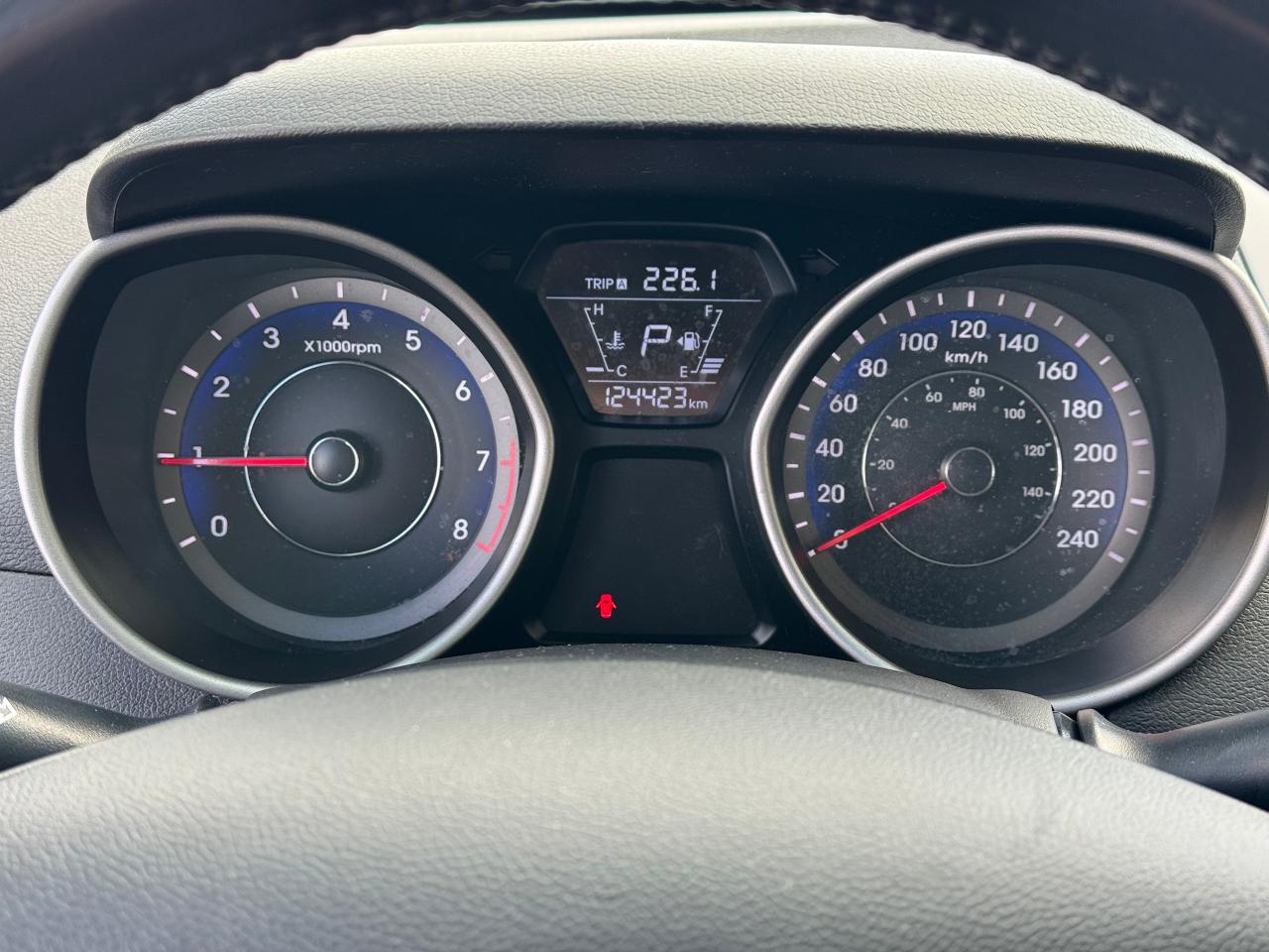 2014 Hyundai Elantra Limited w/Navi **LOW KM'S** Photo