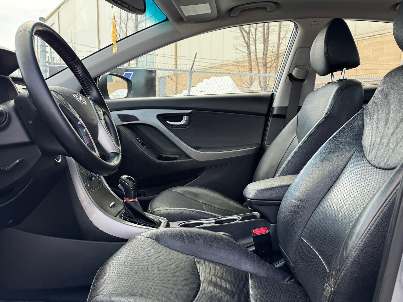 2014 Hyundai Elantra Limited w/Navi **LOW KM'S** Photo