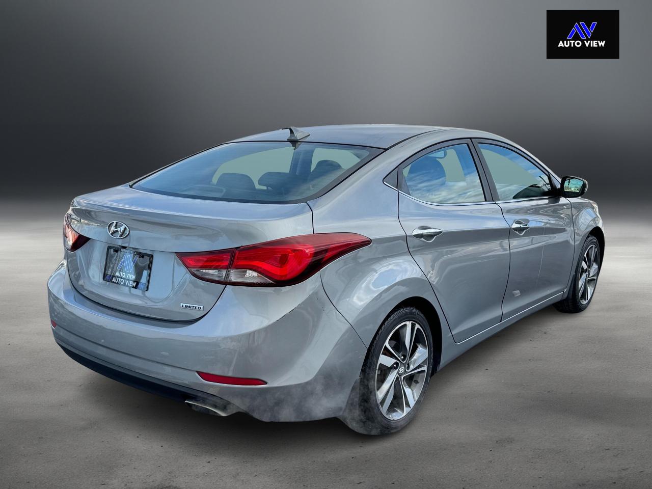 2014 Hyundai Elantra Limited w/Navi **LOW KM'S** Photo