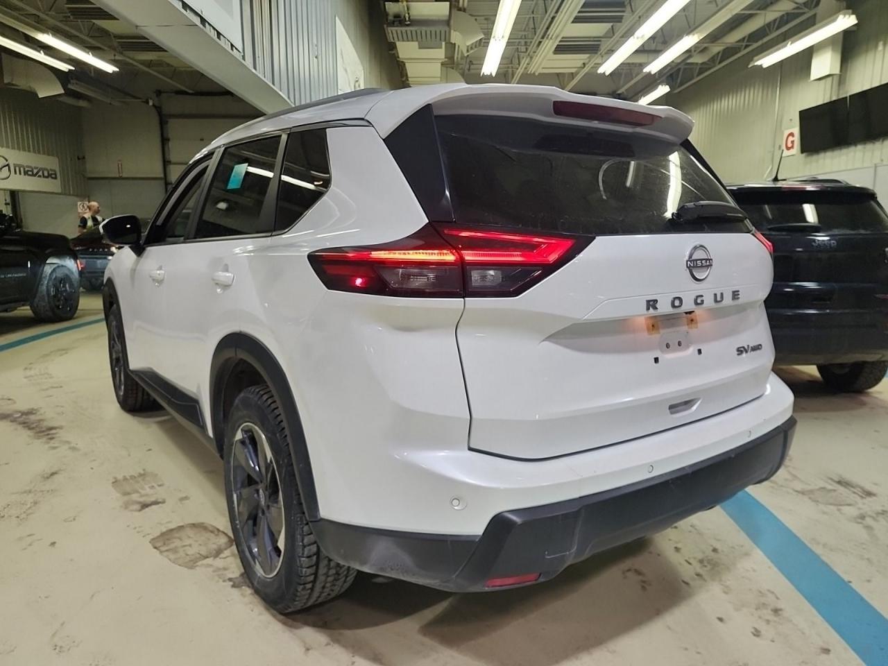 2024 Nissan Rogue SV MOONROOF Photo2