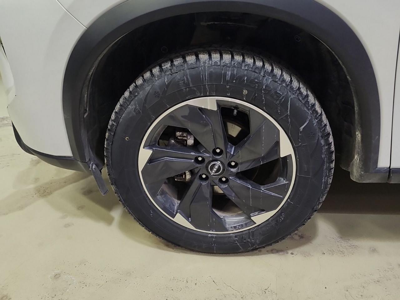 2024 Nissan Rogue SV MOONROOF Photo