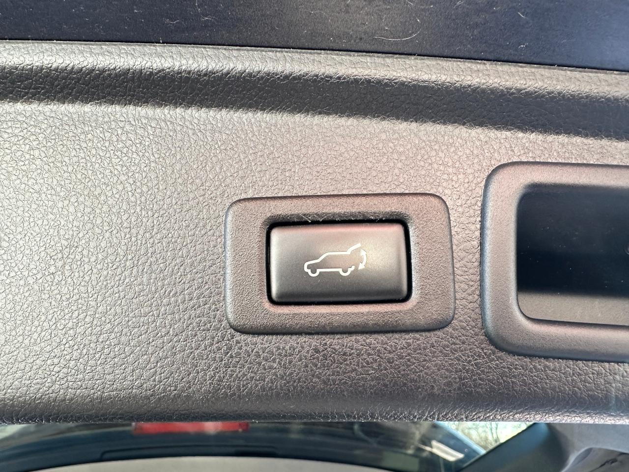 2017 Subaru Forester iTouring AWD HeatedCloth Sunroof Bluetooth RearCam Photo