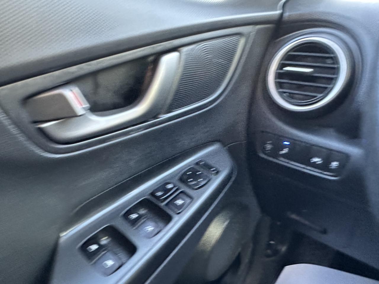 2019 Hyundai KONA LUXURY Photo