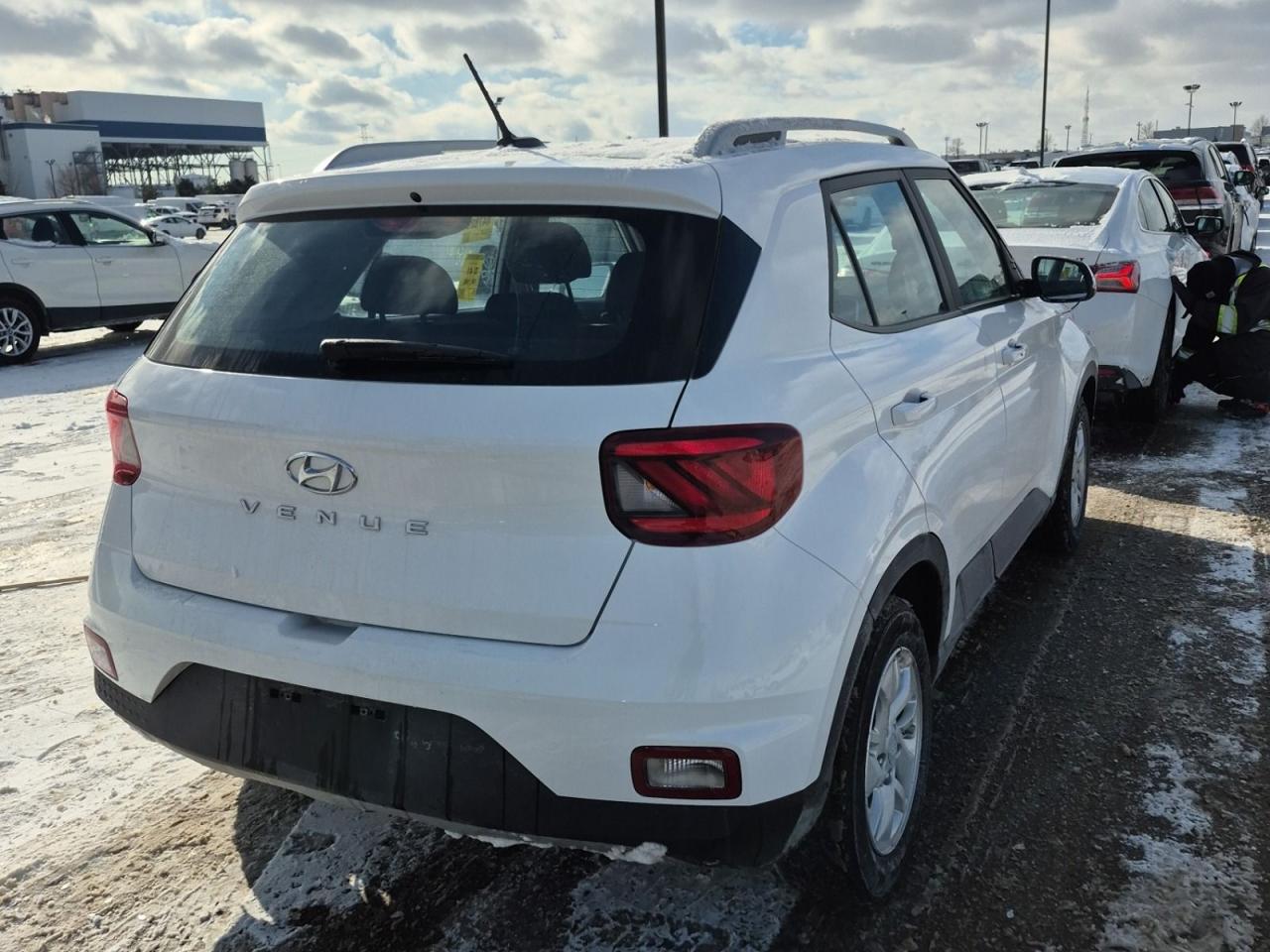 2024 Hyundai Venue PREFERRED Photo4