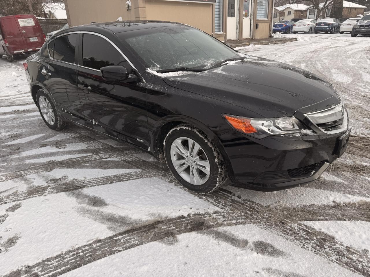 2013 Acura ILX 4dr Sdn Photo4