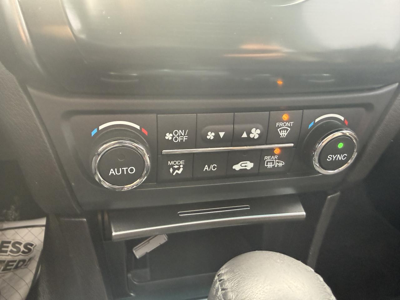 2013 Acura ILX 4dr Sdn Photo