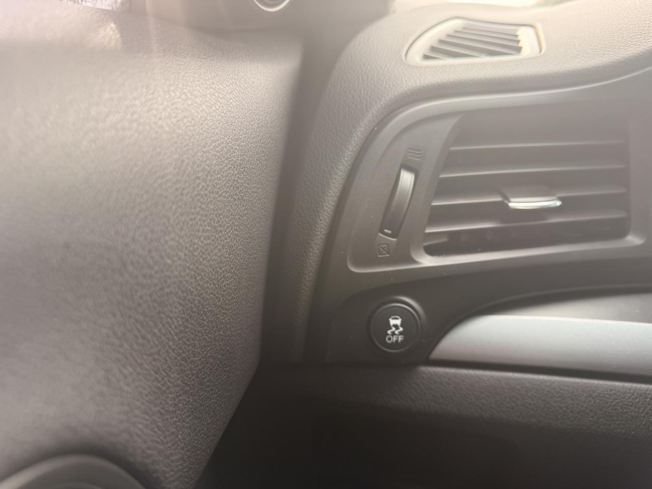 2013 Acura ILX 4dr Sdn Photo