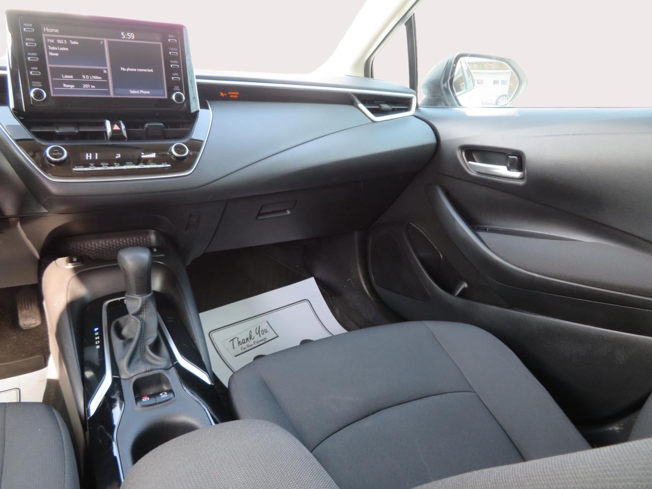 2021 Toyota Corolla LE Photo