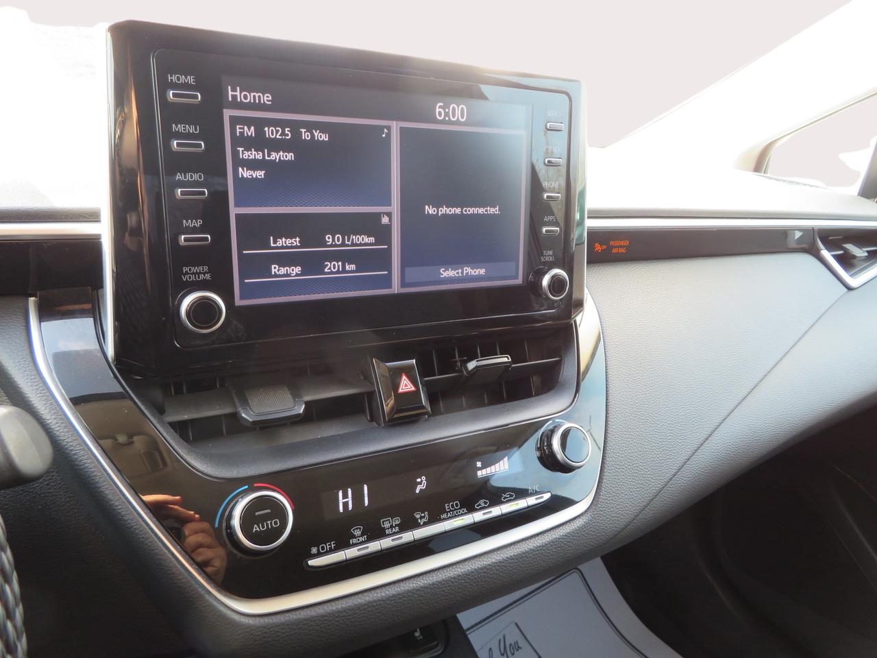 2021 Toyota Corolla LE Photo