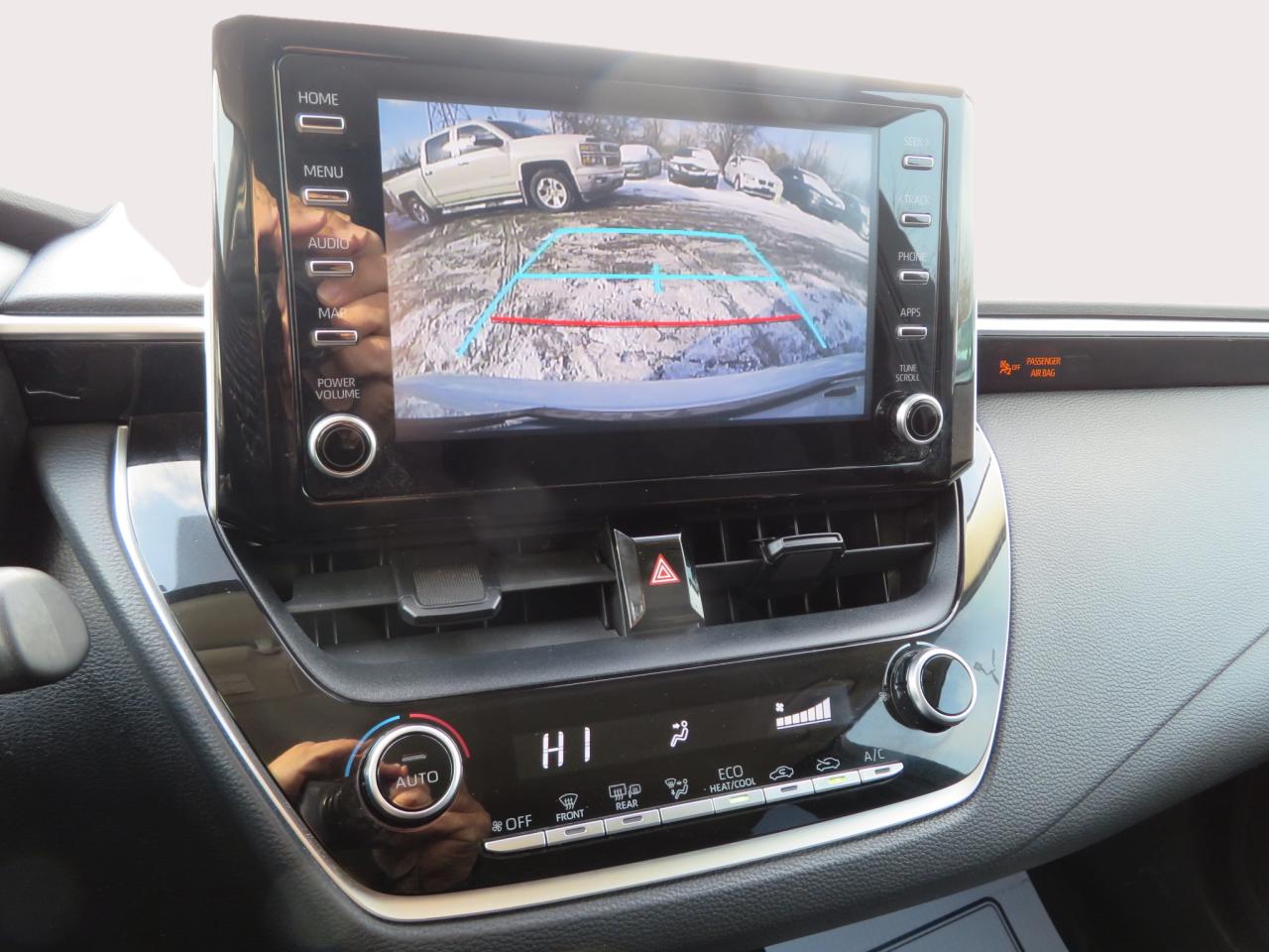 2021 Toyota Corolla LE Photo