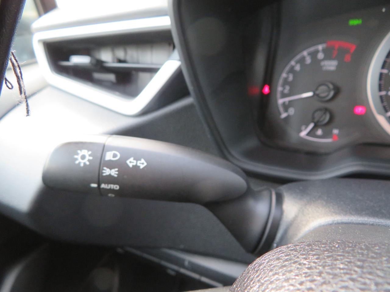 2021 Toyota Corolla LE Photo