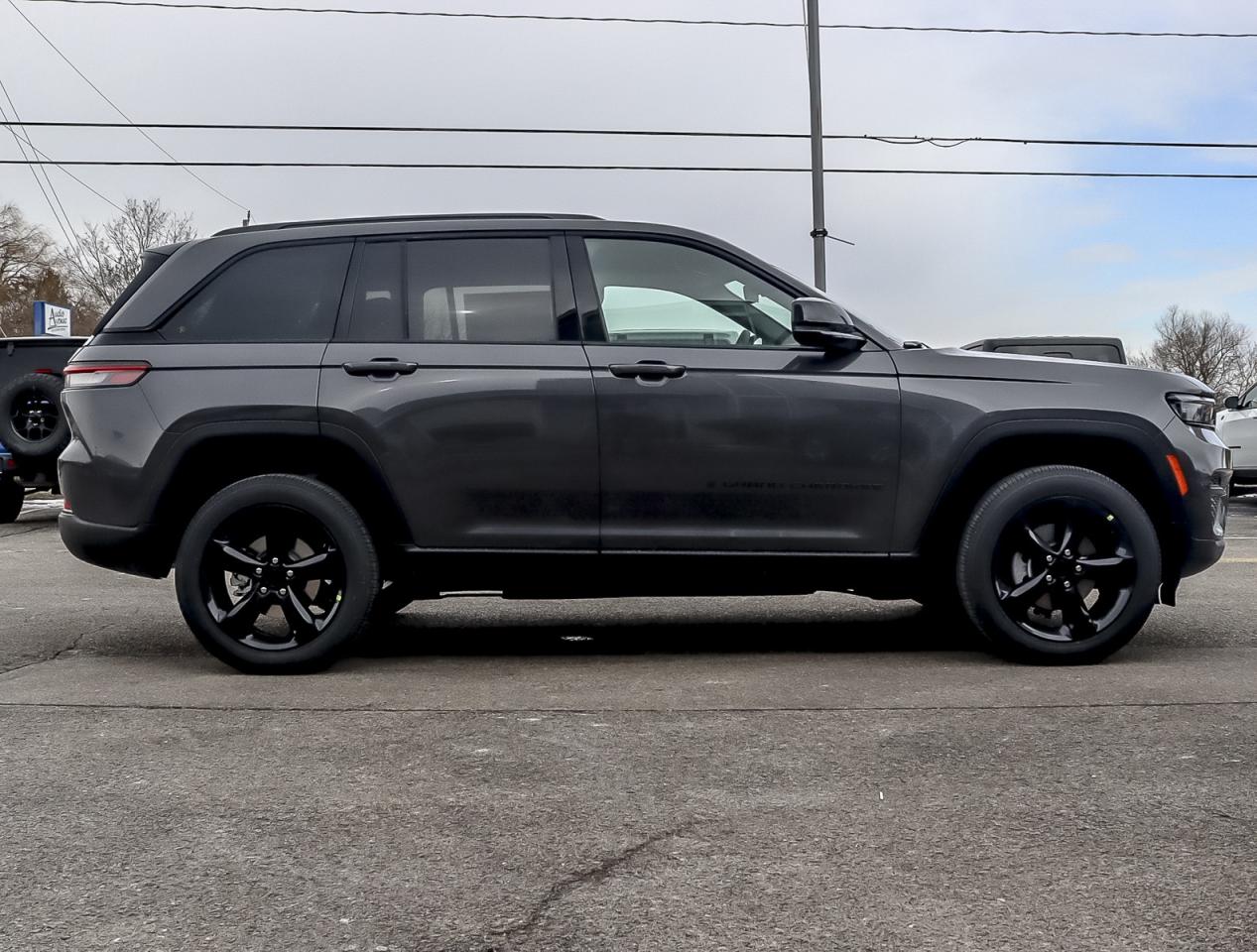 2024 Jeep Grand Cherokee ALTITUDE 4X4 Photo