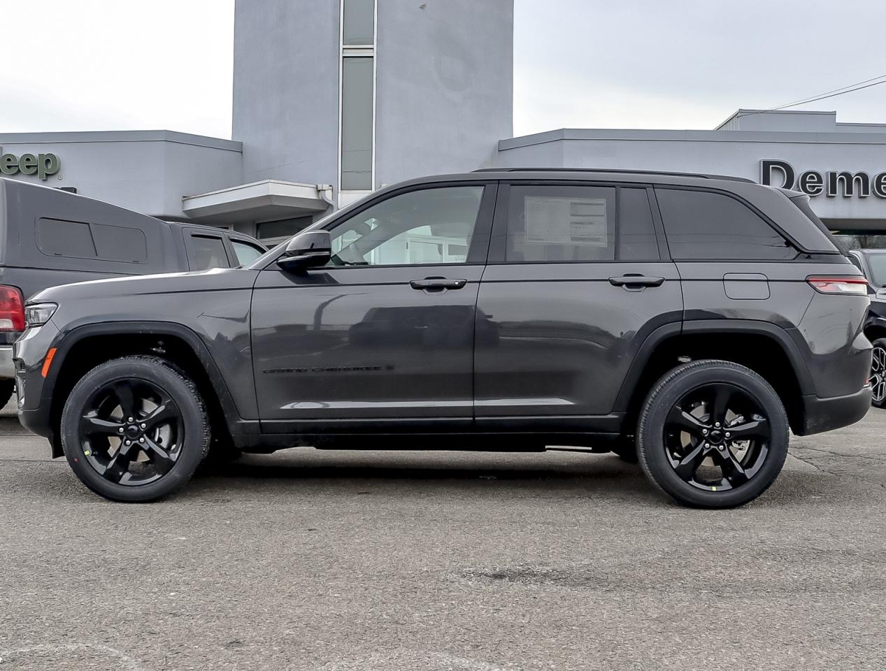 2024 Jeep Grand Cherokee ALTITUDE 4X4 Photo