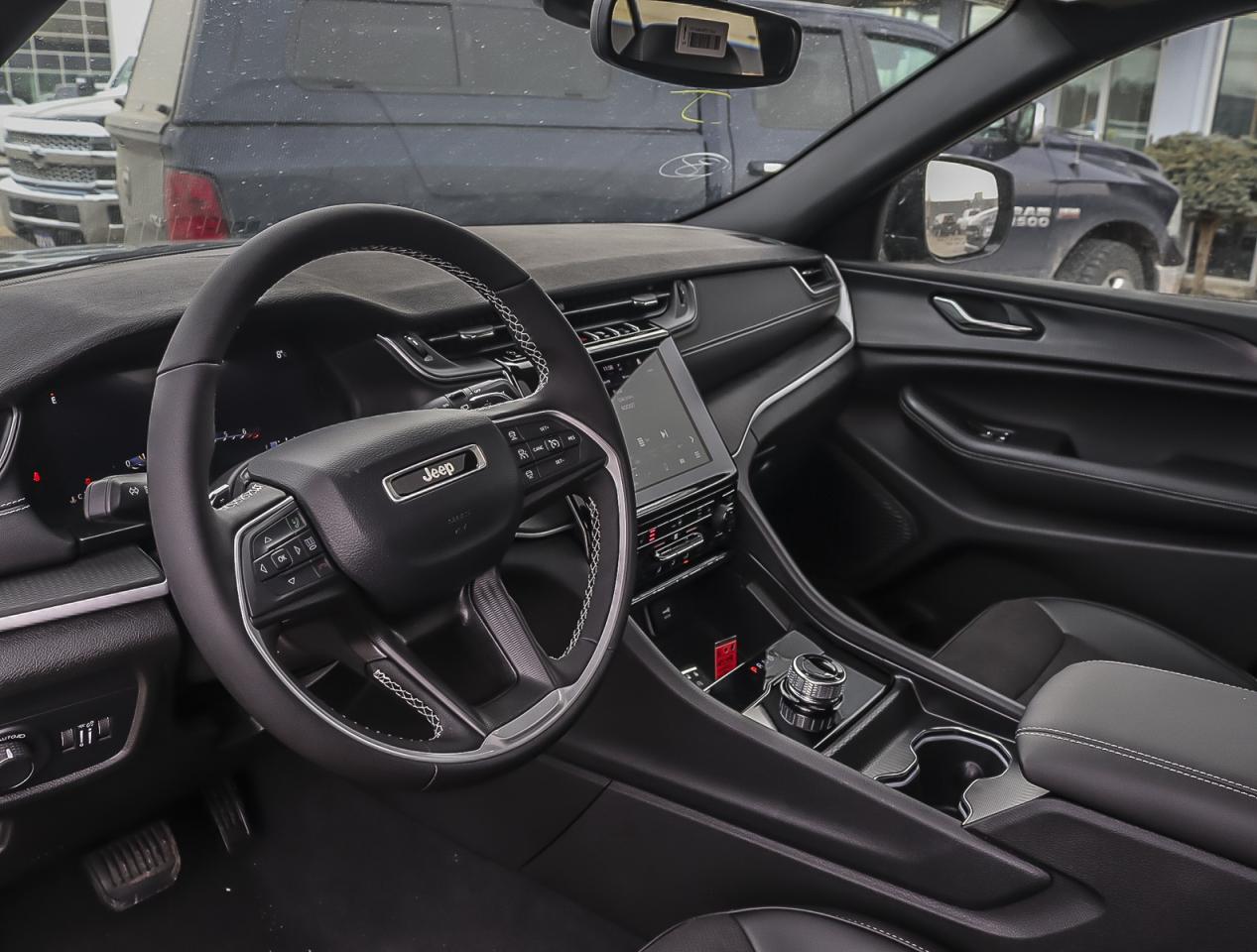 2024 Jeep Grand Cherokee ALTITUDE 4X4 Photo