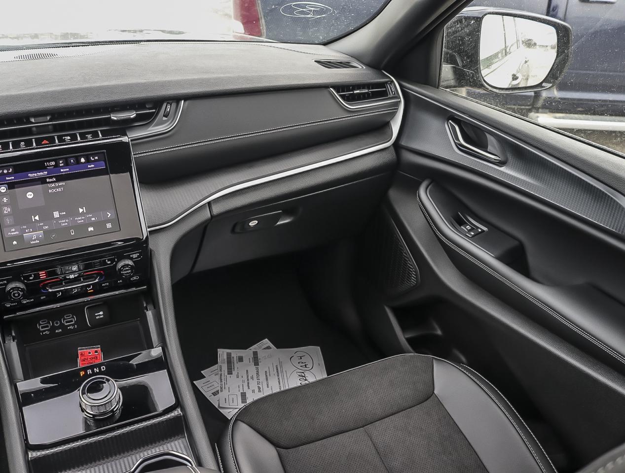 2024 Jeep Grand Cherokee ALTITUDE 4X4 Photo