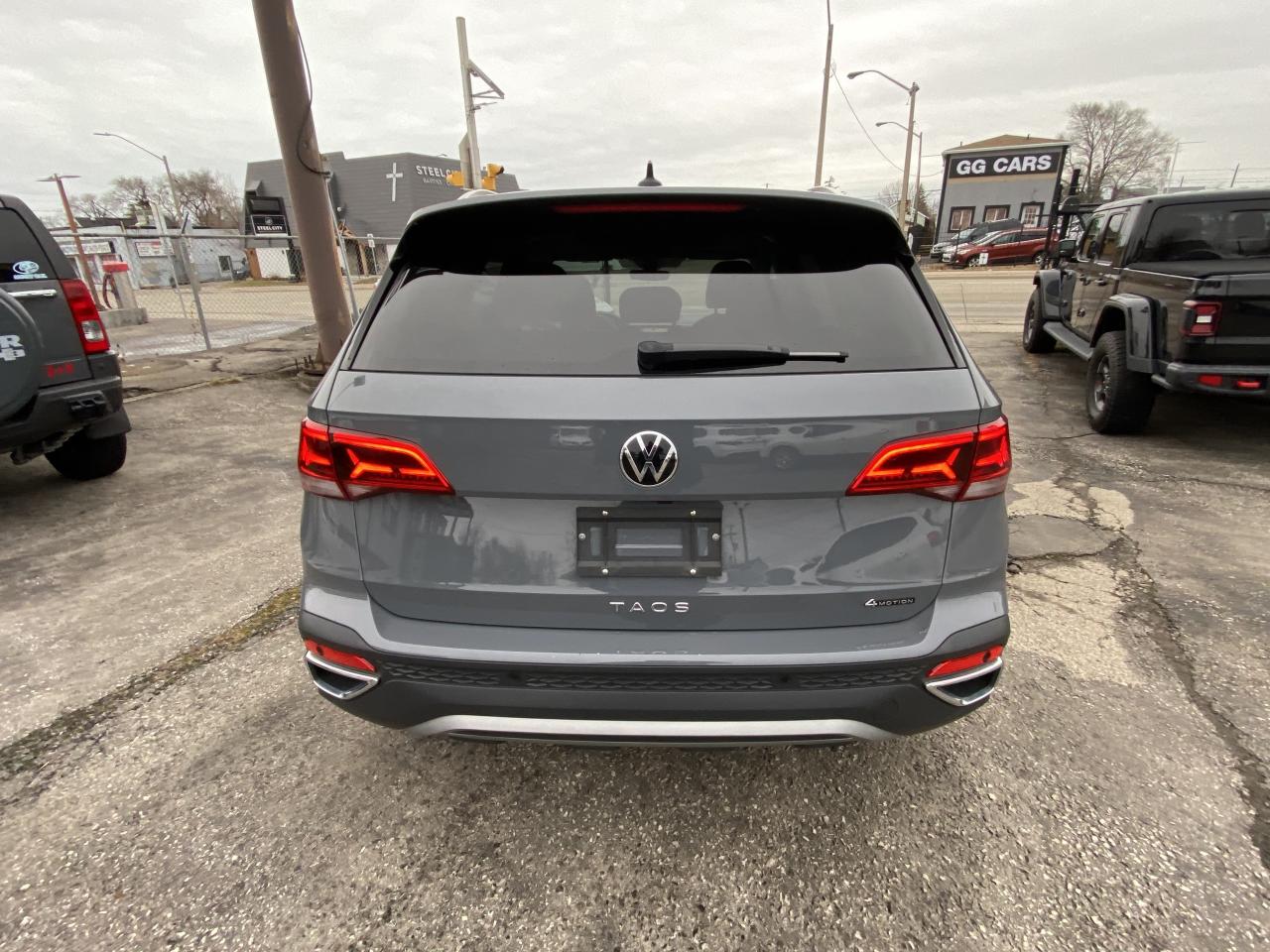 2023 Volkswagen Taos Highline 4MOTION -Ltd Avail- Photo3