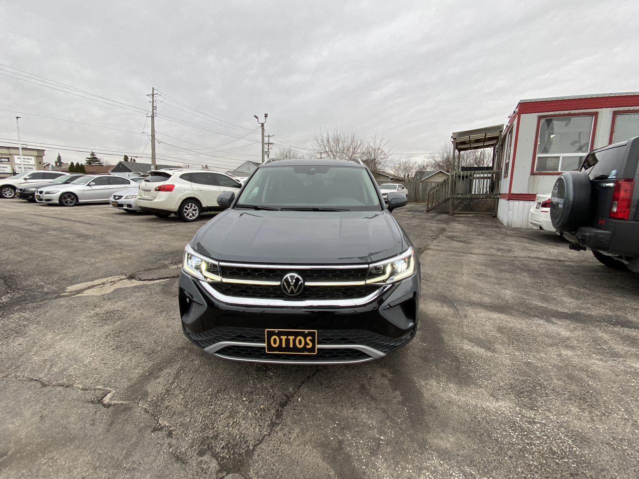 2023 Volkswagen Taos Highline 4MOTION -Ltd Avail- Photo