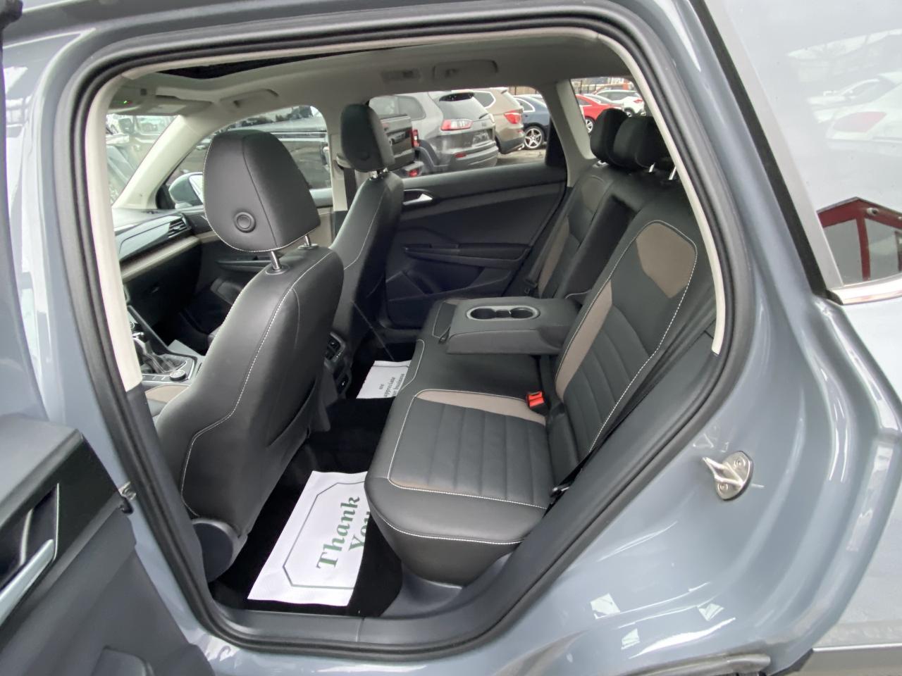 2023 Volkswagen Taos Highline 4MOTION -Ltd Avail- Photo