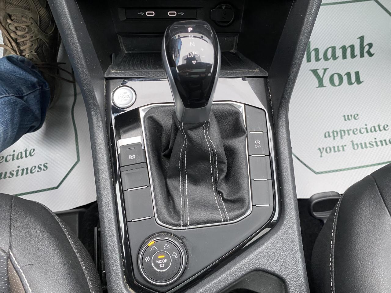 2023 Volkswagen Taos Highline 4MOTION -Ltd Avail- Photo