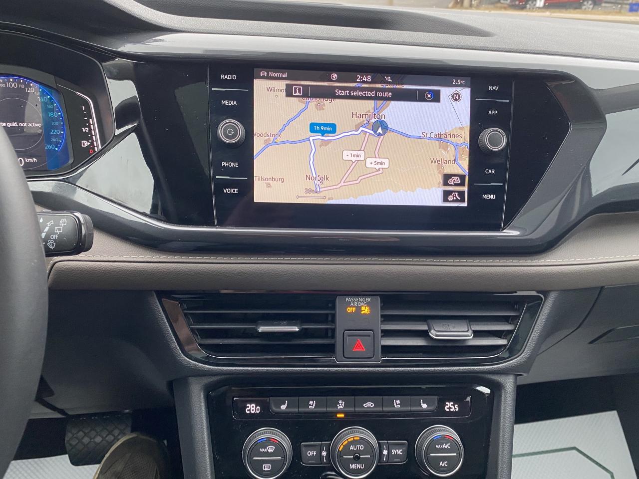 2023 Volkswagen Taos Highline 4MOTION -Ltd Avail- Photo