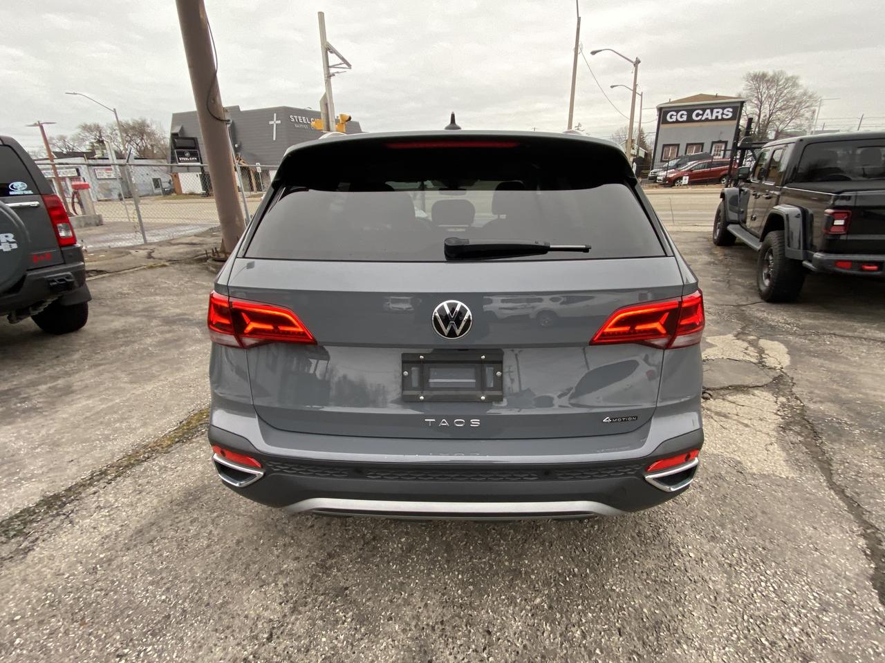 2023 Volkswagen Taos Highline 4MOTION -Ltd Avail- Photo3