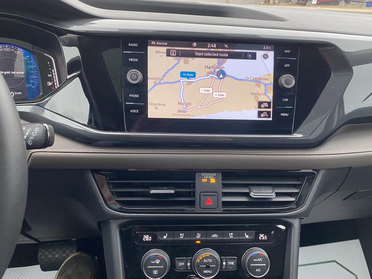 2023 Volkswagen Taos Highline 4MOTION -Ltd Avail- Photo