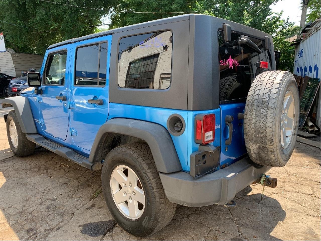 2010 Jeep WRANGLER UNLIMITED 4WD 4dr Islander 6 SPEED TRANS Photo2