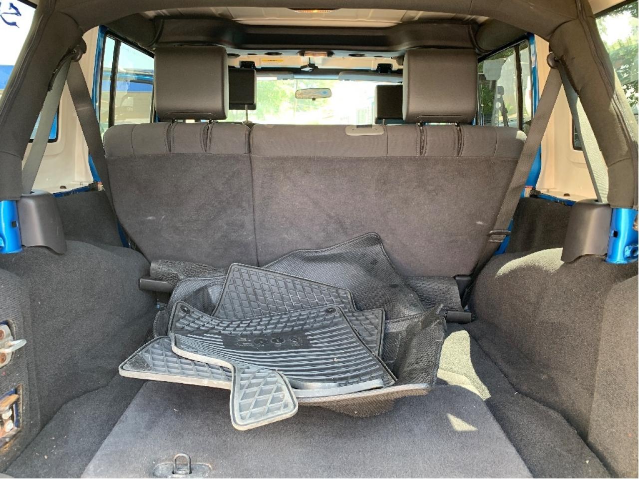 2010 Jeep WRANGLER UNLIMITED 4WD 4dr Islander 6 SPEED TRANS Photo