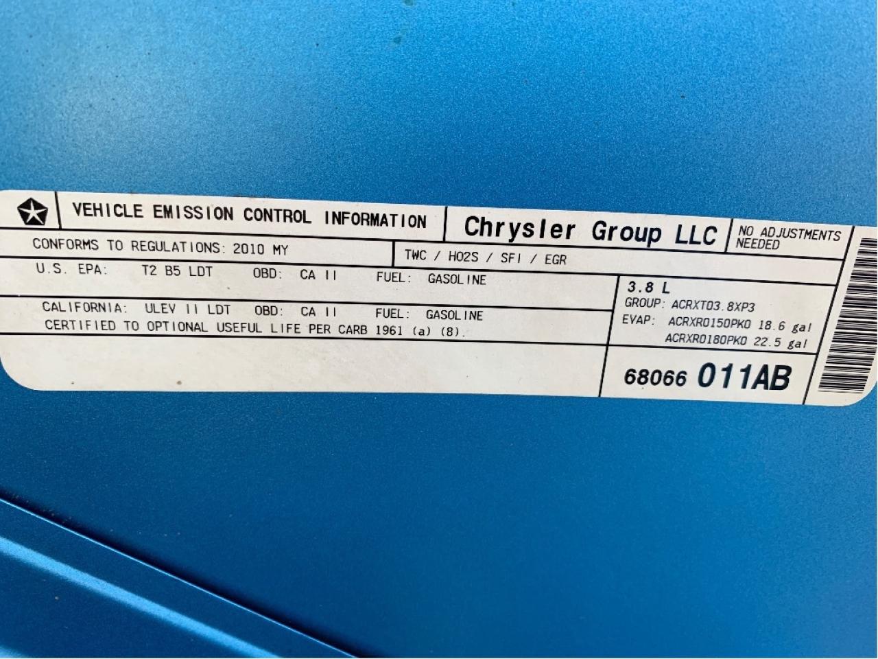 2010 Jeep WRANGLER UNLIMITED 4WD 4dr Islander 6 SPEED TRANS Photo