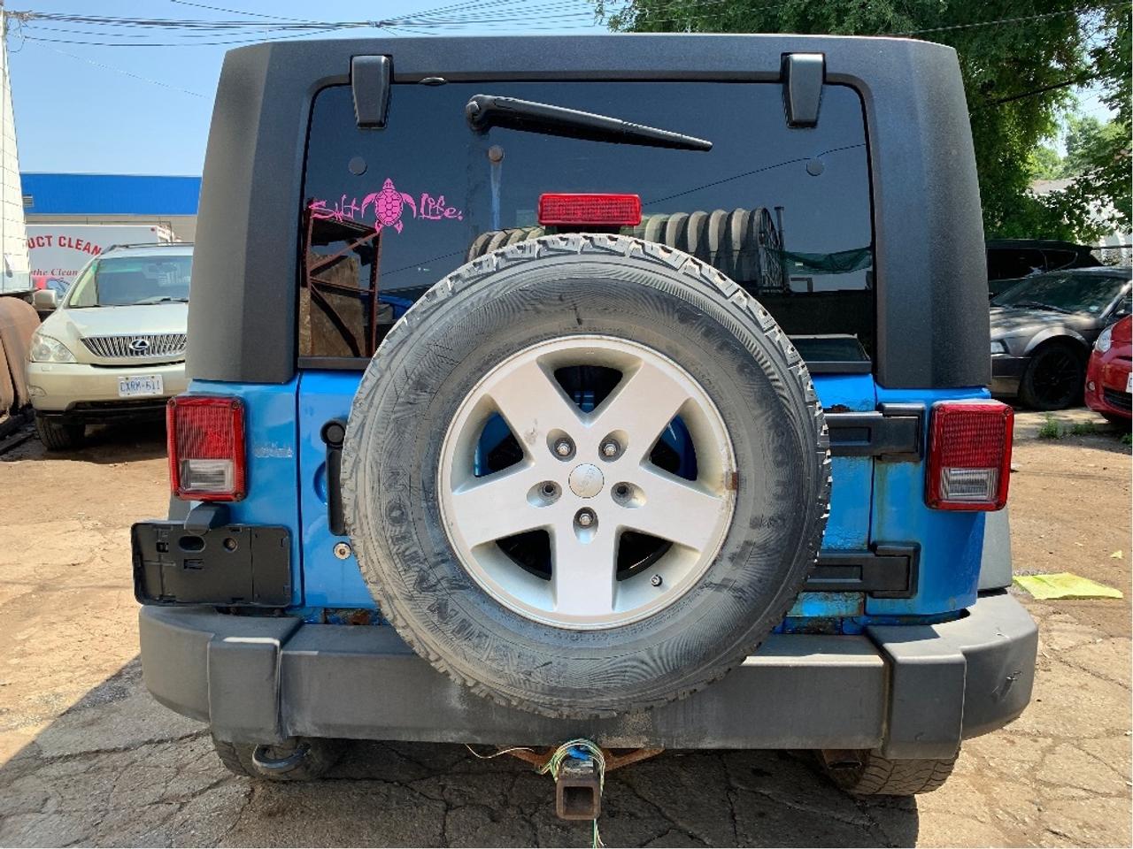 2010 Jeep WRANGLER UNLIMITED 4WD 4dr Islander 6 SPEED TRANS Photo3
