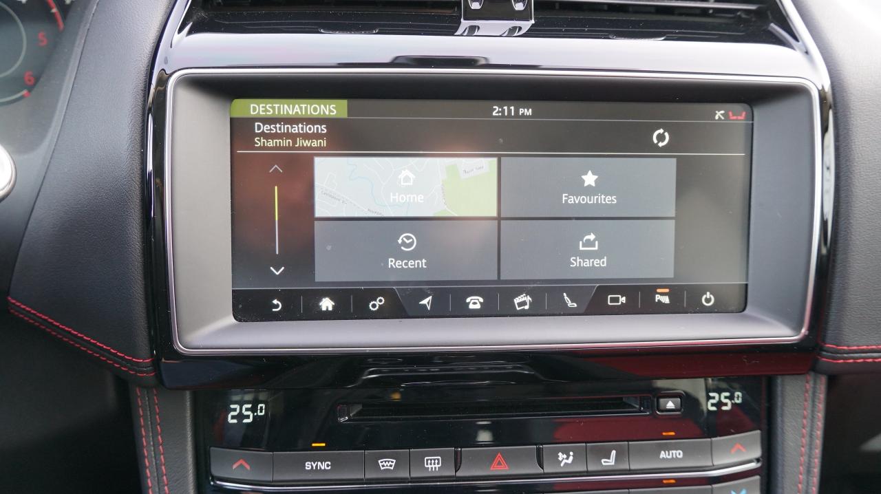 2019 Jaguar F-PACE 20d R-Sport 1 OWNER / FULL SERVICE /LOADED/ DIESEL Photo