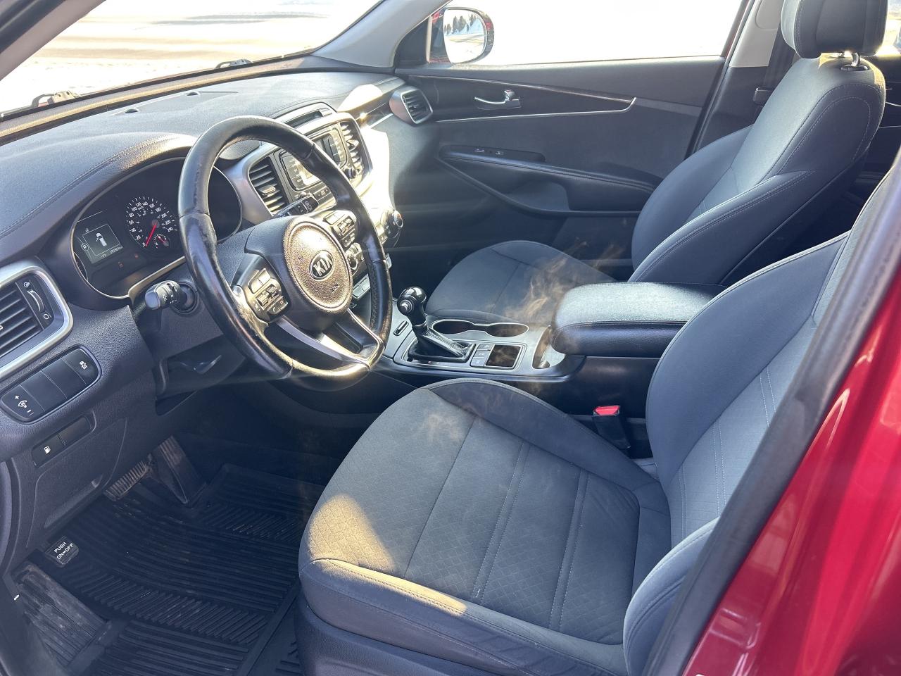 2016 Kia Sorento 2.0L Turbo LX, Back Up Cam, Bluetooth Photo