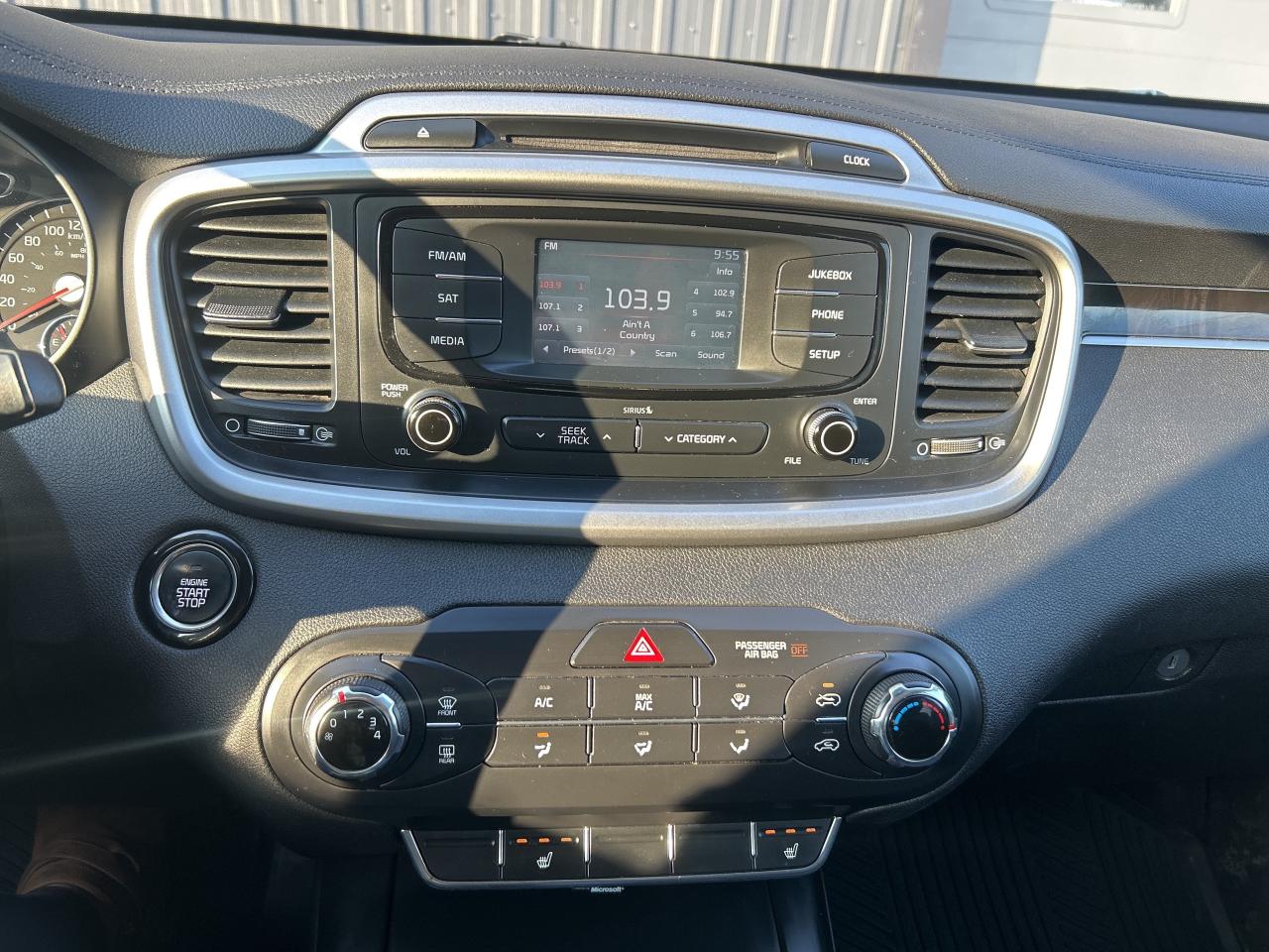 2016 Kia Sorento 2.0L Turbo LX, Back Up Cam, Bluetooth Photo