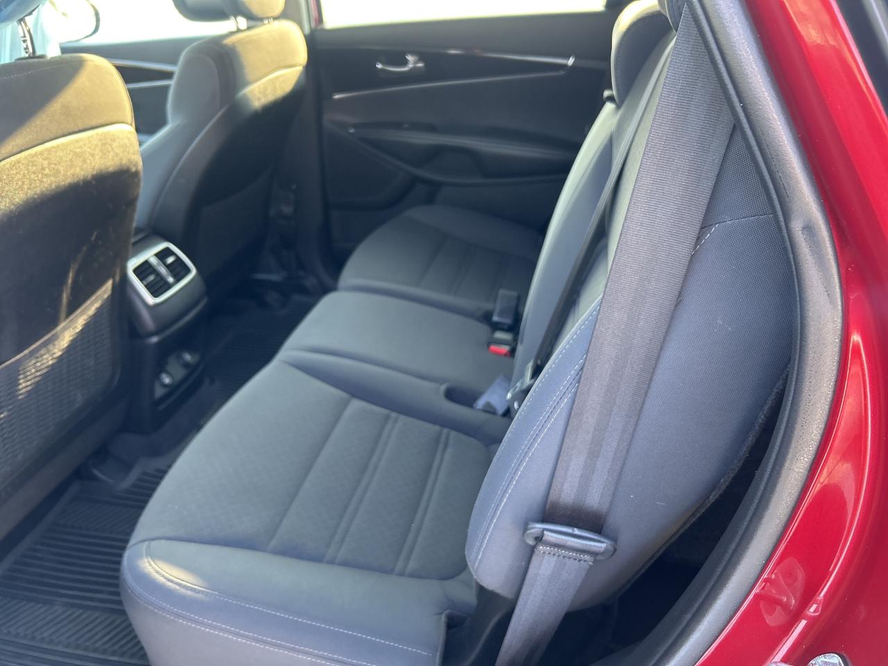 2016 Kia Sorento 2.0L Turbo LX, Back Up Cam, Bluetooth Photo