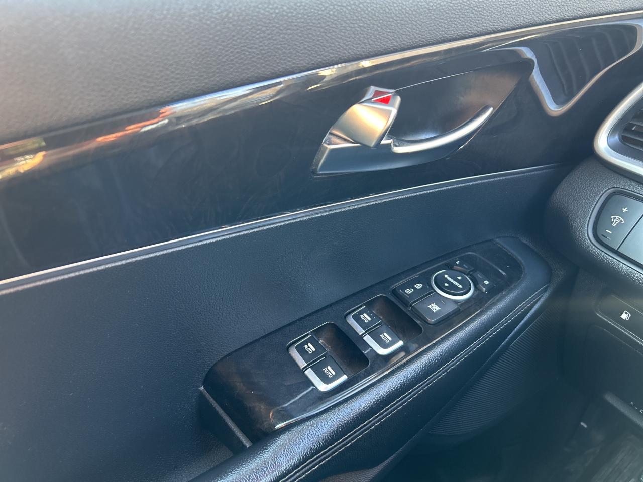 2016 Kia Sorento 2.0L Turbo LX, Back Up Cam, Bluetooth Photo