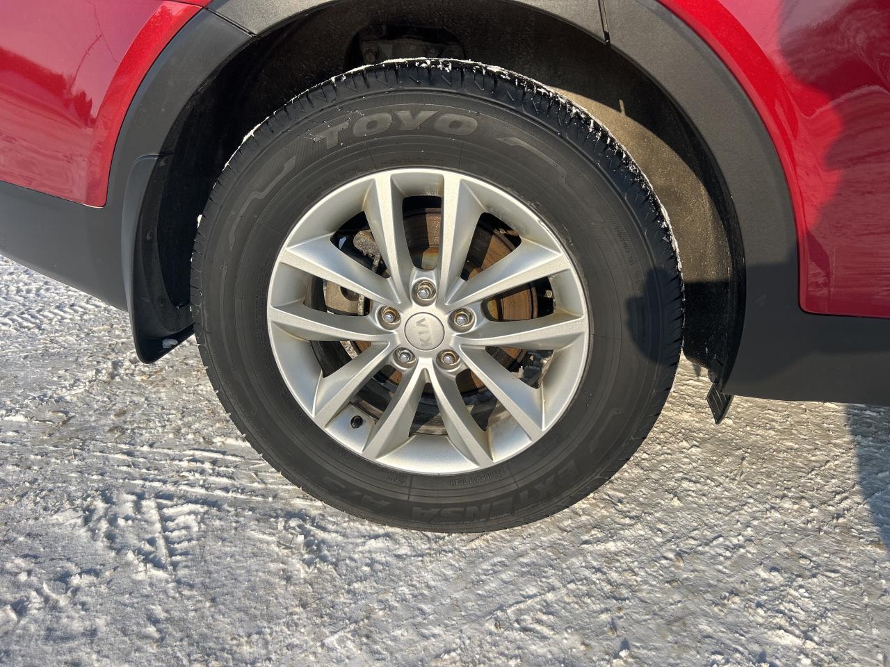 2016 Kia Sorento 2.0L Turbo LX, Back Up Cam, Bluetooth Photo