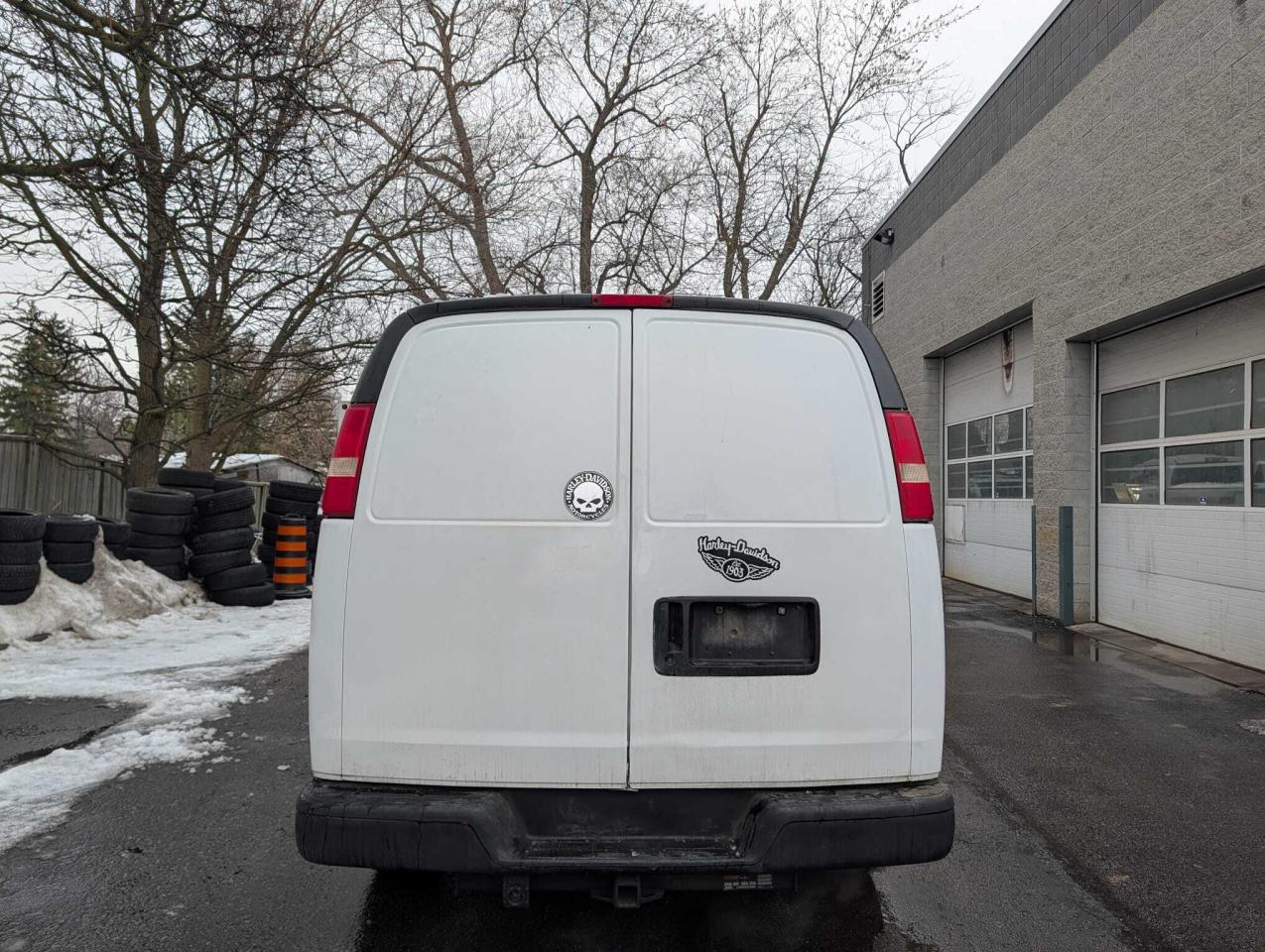 2006 Chevrolet Express 3500 135  WB RWD Photo