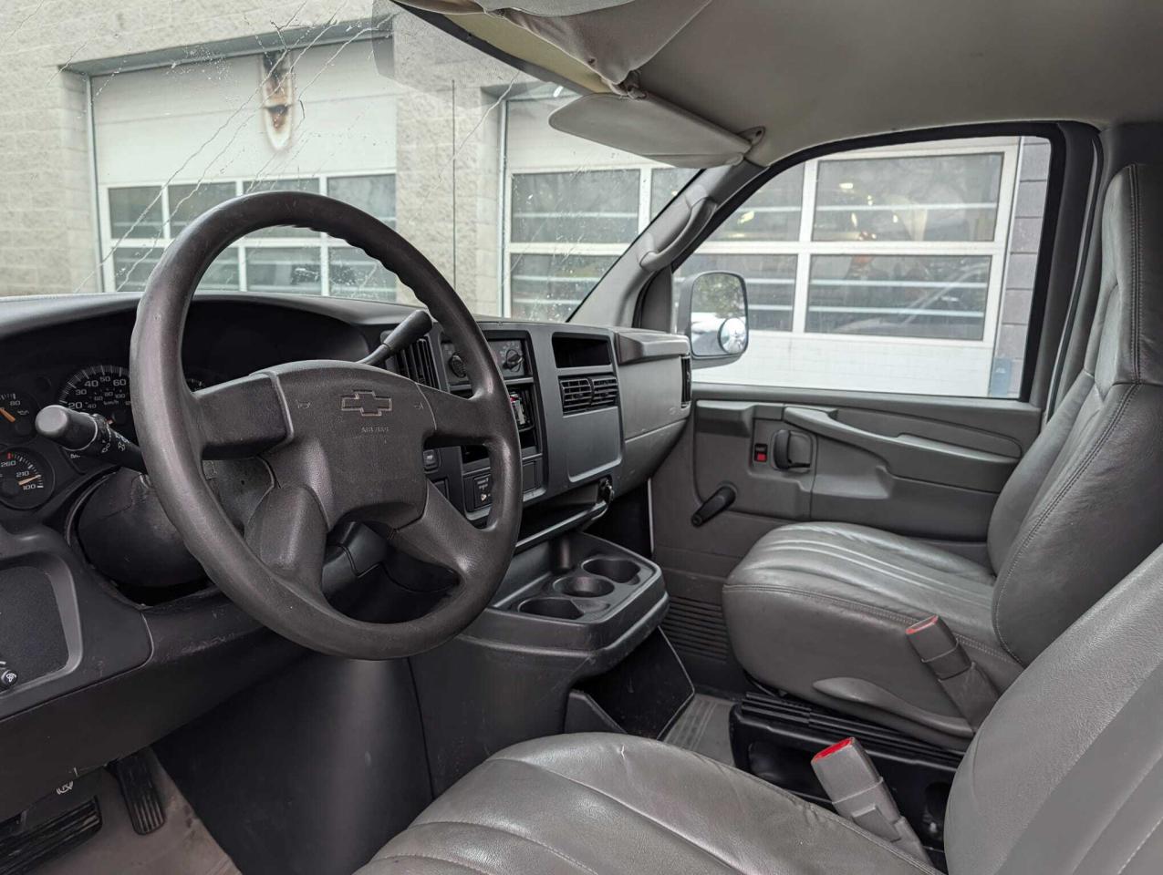 2006 Chevrolet Express 3500 135  WB RWD Photo