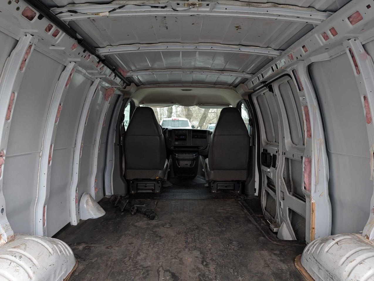 2006 Chevrolet Express 3500 135  WB RWD Photo