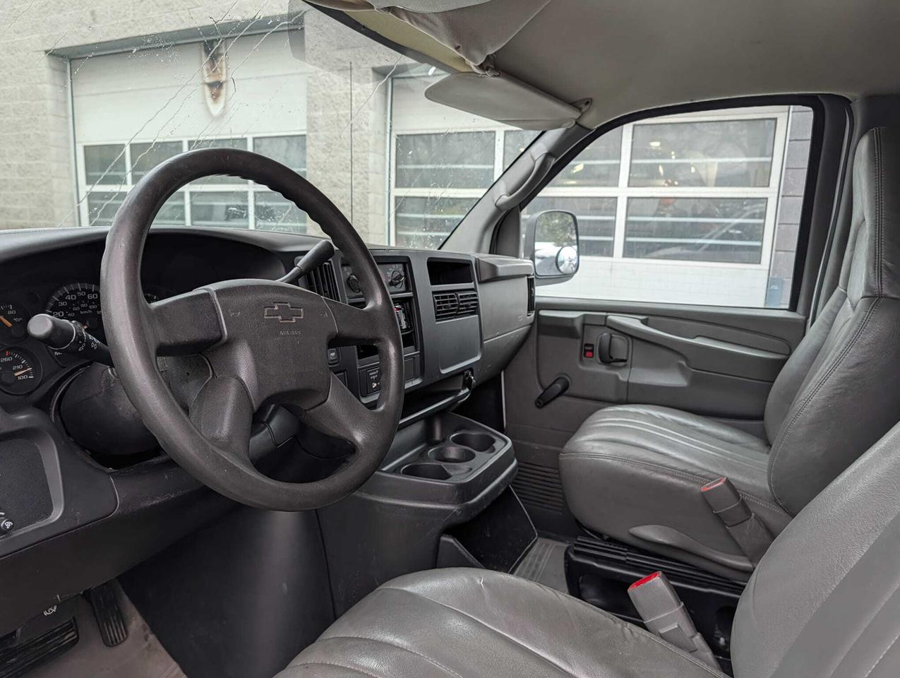2006 Chevrolet Express 3500 135  WB RWD Photo