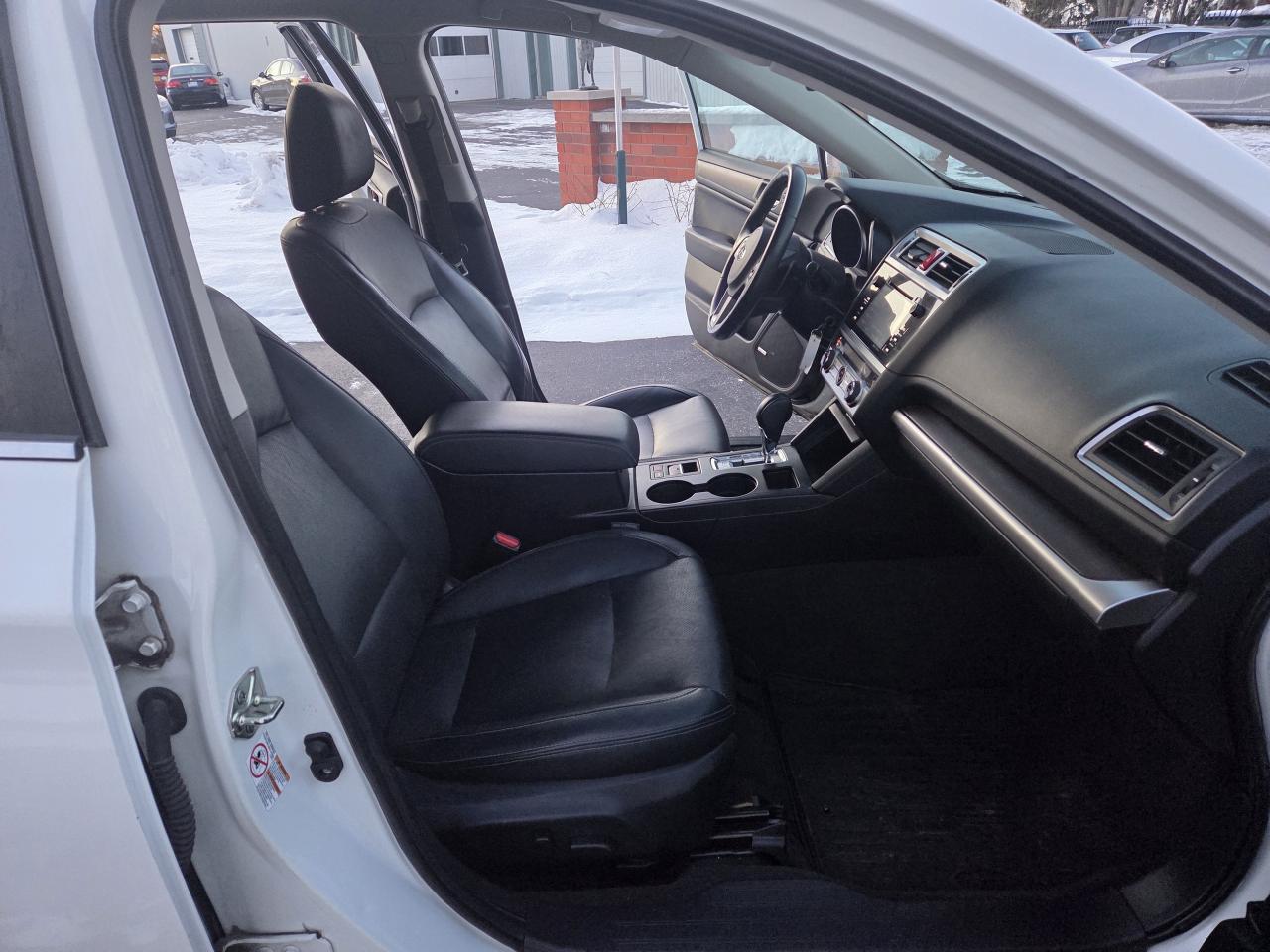 2015 Subaru Outback 5dr Wgn CVT 2.5i w/Limited Photo