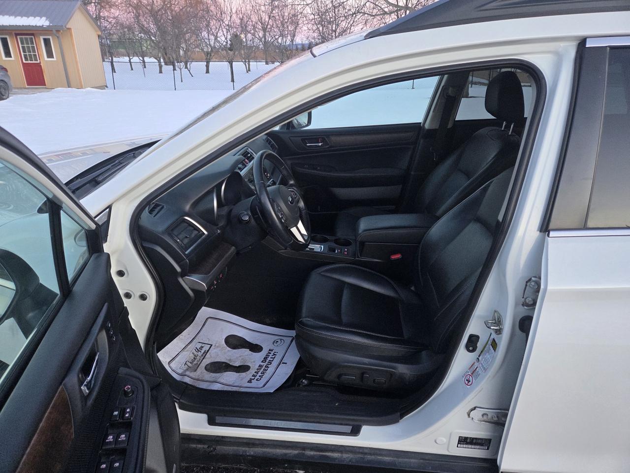 2015 Subaru Outback 5dr Wgn CVT 2.5i w/Limited Photo