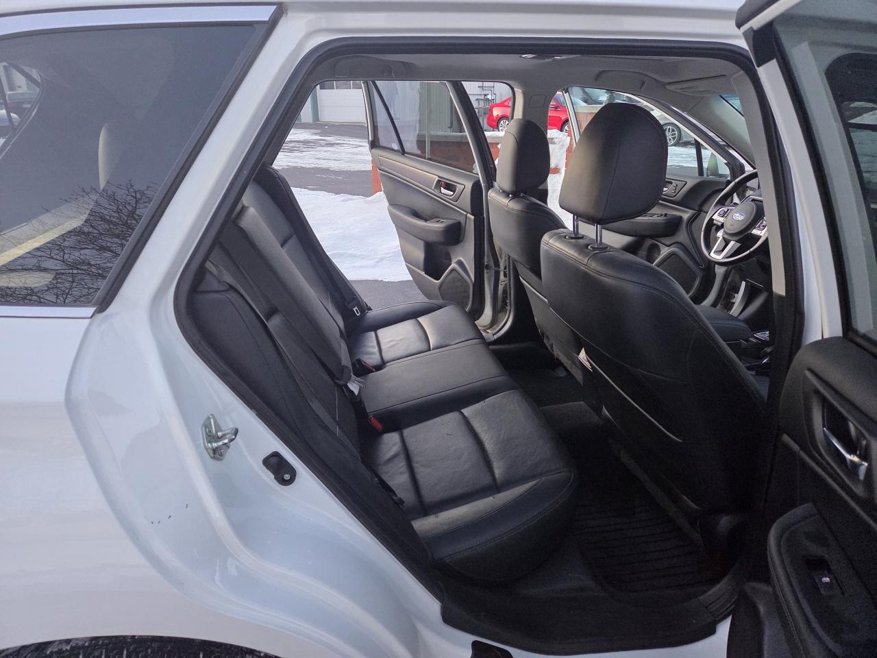 2015 Subaru Outback 5dr Wgn CVT 2.5i w/Limited Photo