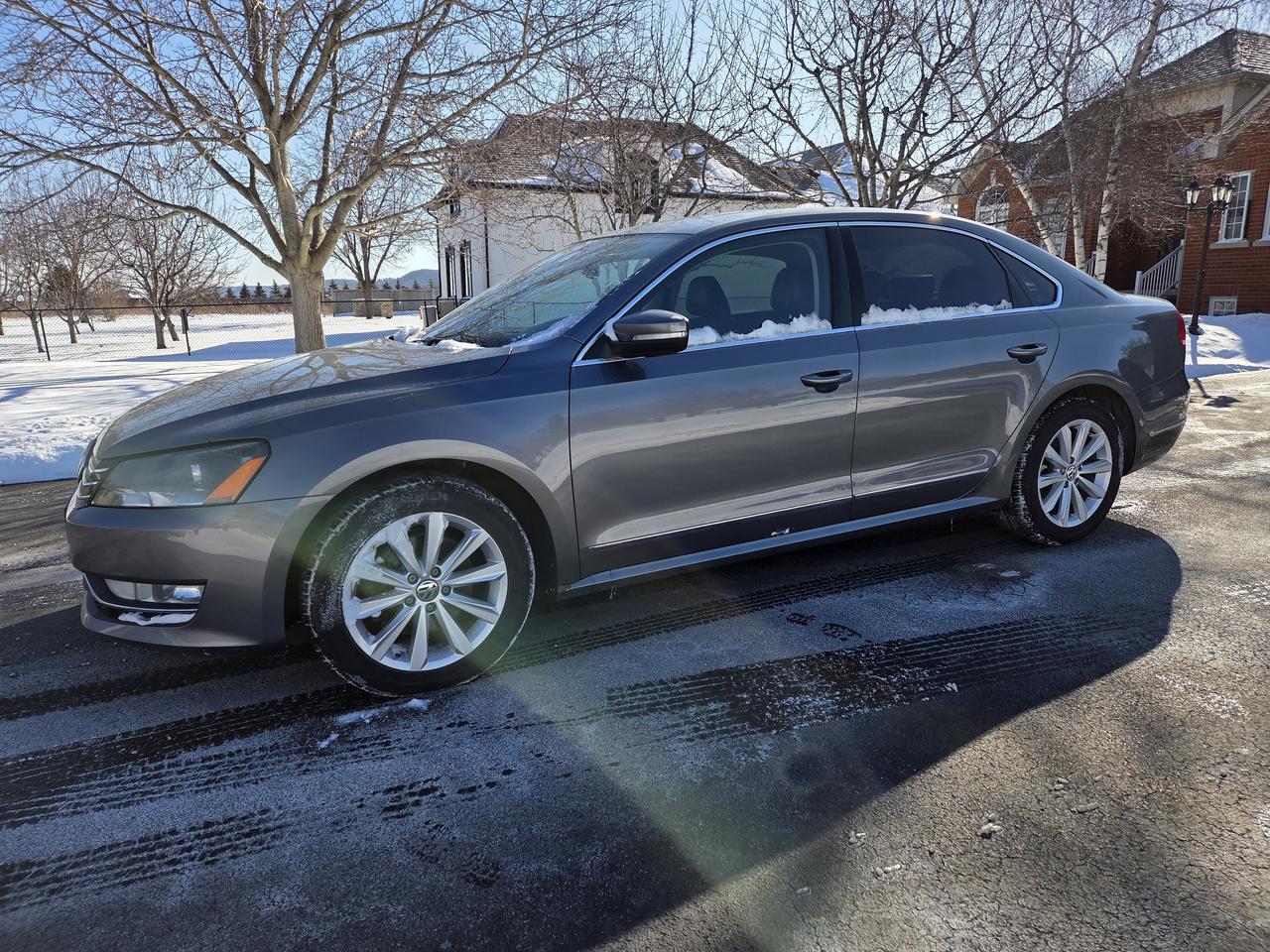 2014 Volkswagen Passat 4dr Sdn 2.0 TDI Highline, Auto ,Drives Great. Photo0