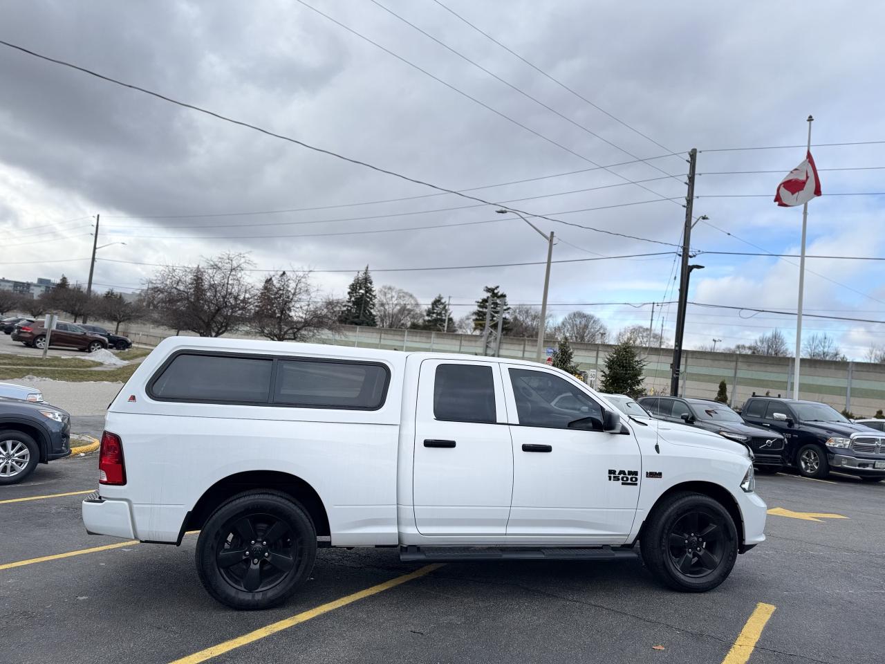 2019 RAM 1500 Classic Express 4x4 Quad Cab 6'4  Box Photo4