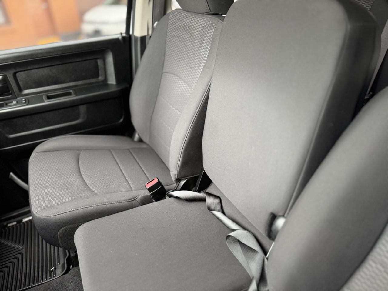 2019 RAM 1500 Classic Express 4x4 Quad Cab 6'4  Box Photo