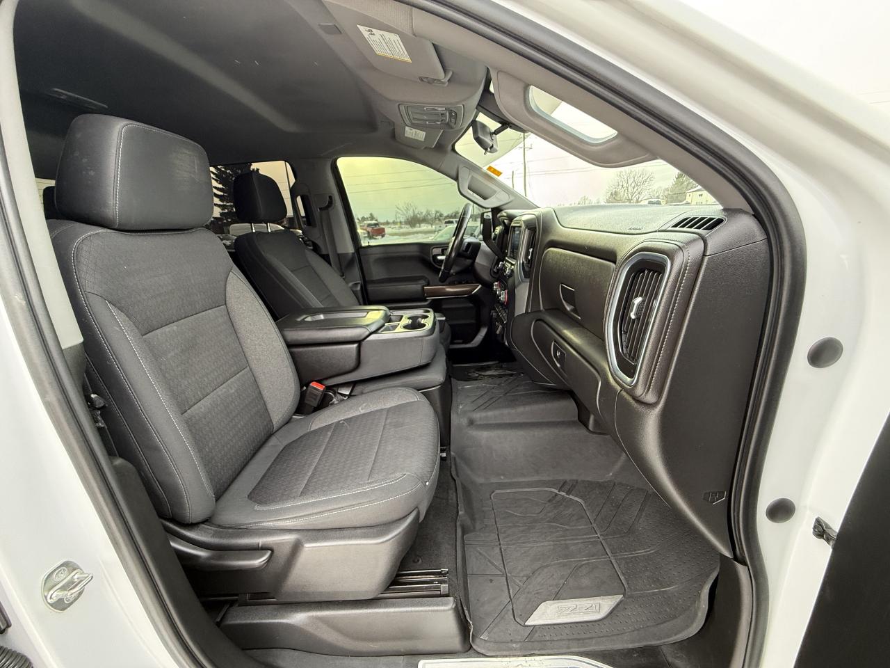 2020 Chevrolet Silverado 1500 LT SILVERADO 4X4 Photo