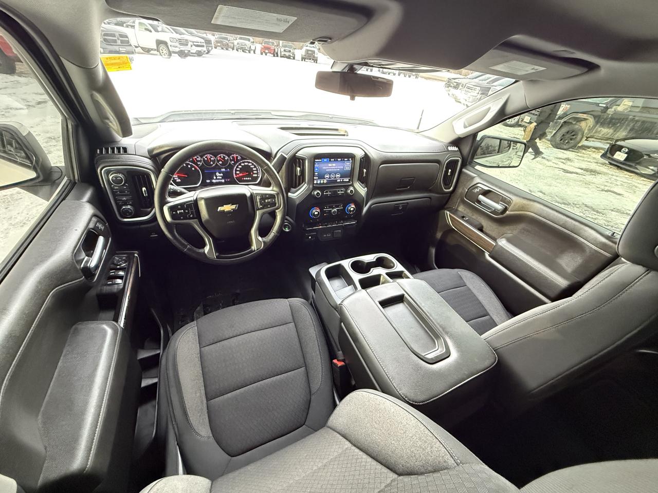 2020 Chevrolet Silverado 1500 LT SILVERADO 4X4 Photo