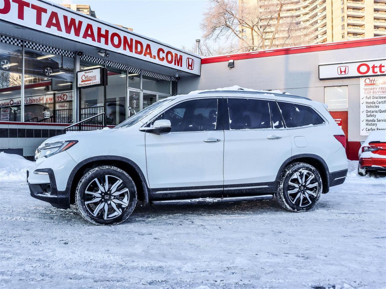 2022 Honda Pilot Touring 8-PASS NAVI LEATHER Photo