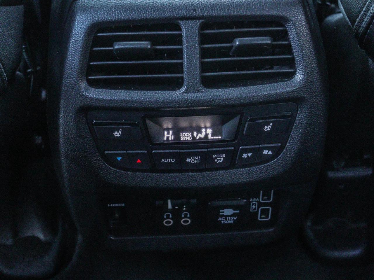 2022 Honda Pilot Touring 8-PASS NAVI LEATHER Photo